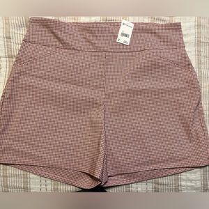Versona Shorts